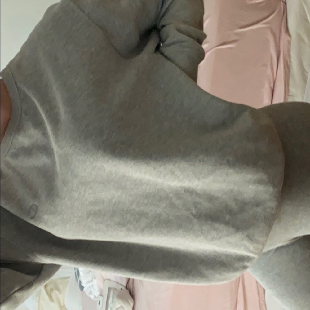 LARGE COMFY CHAMPION SWEATSHIRT
